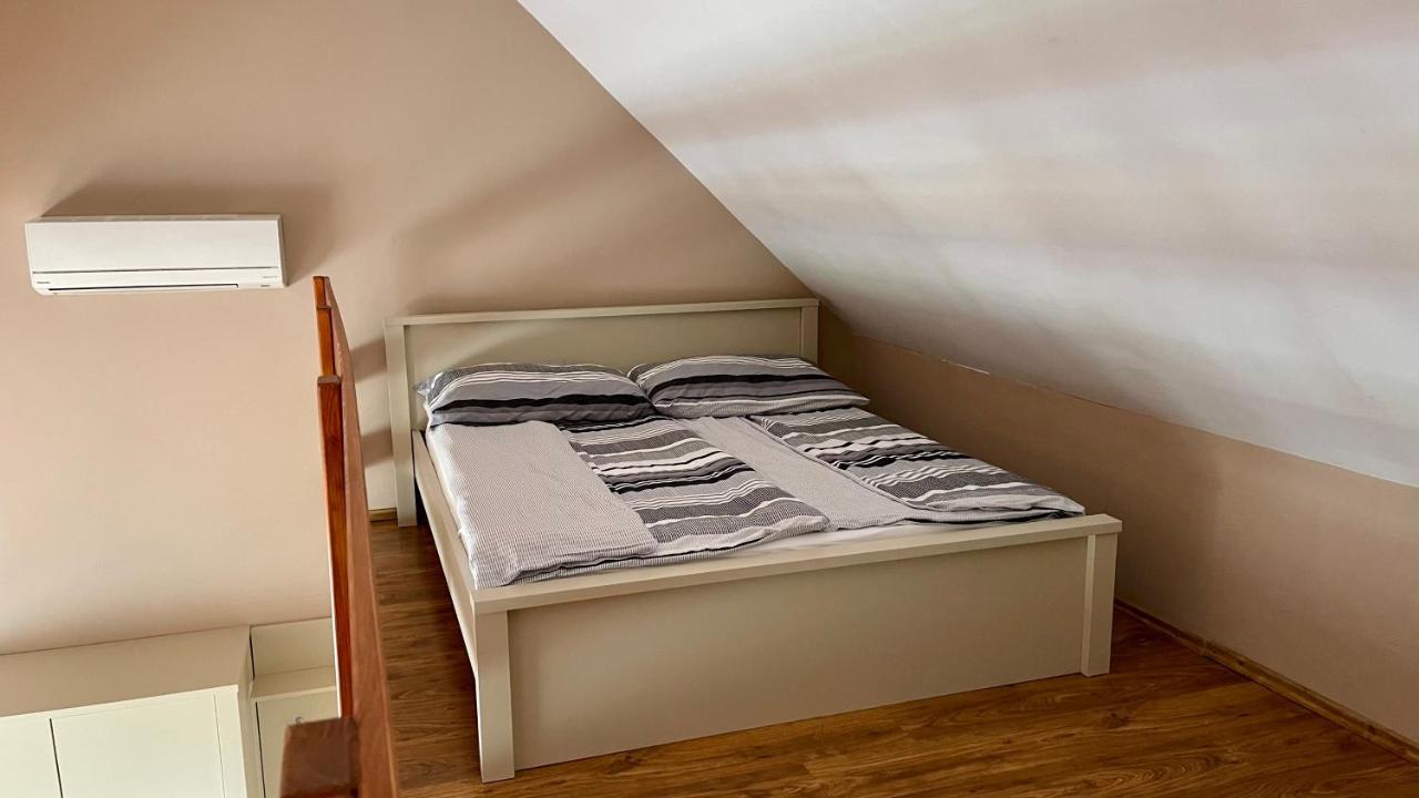 Gyula Var Premium Apartman المظهر الخارجي الصورة