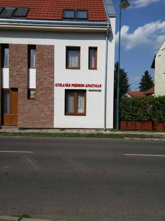 Gyula Var Premium Apartman المظهر الخارجي الصورة